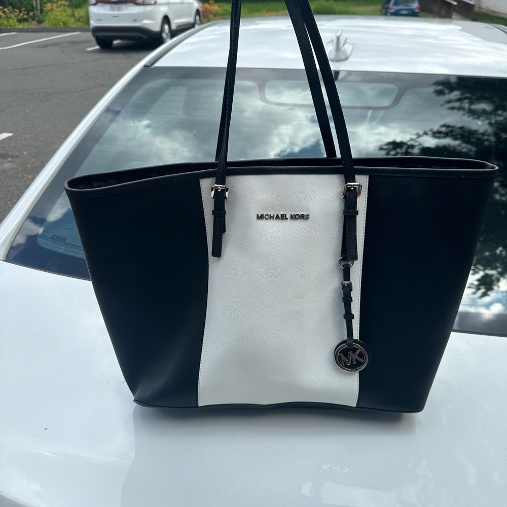 Black and white Michael kors tote